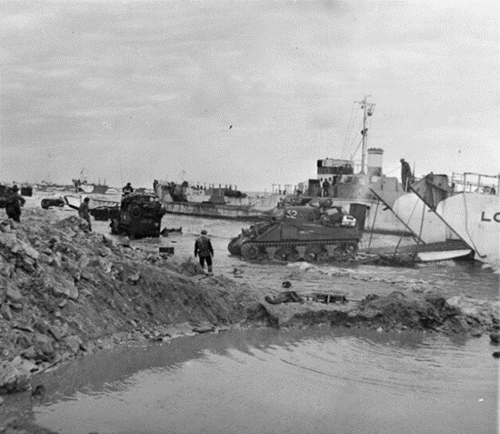 Sherwood Rangers unloading a Sherman tank at Normandy